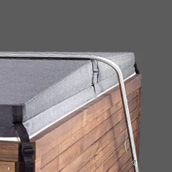 Coverlift-Hebestange an einem Whirlpool