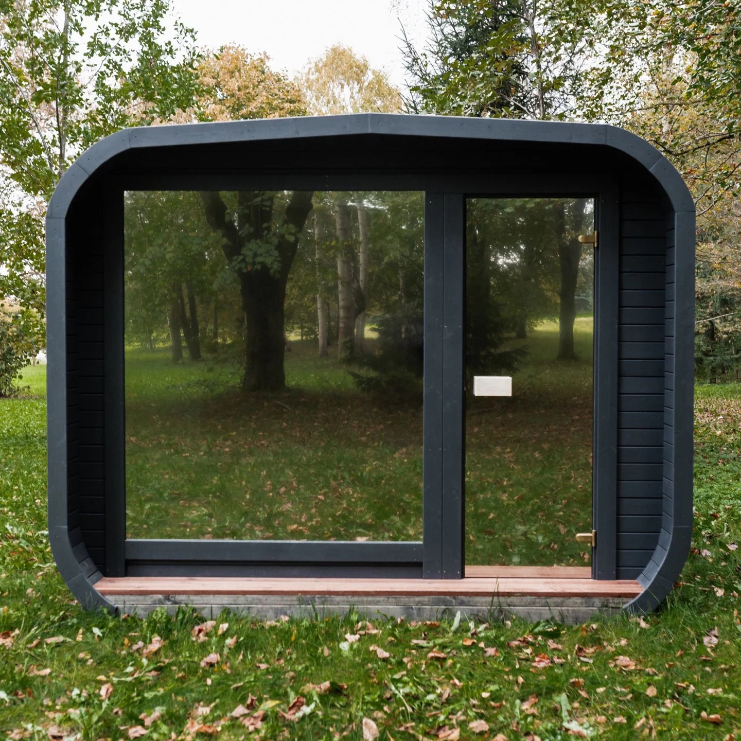 Glasfront der LUX MINI Sauna